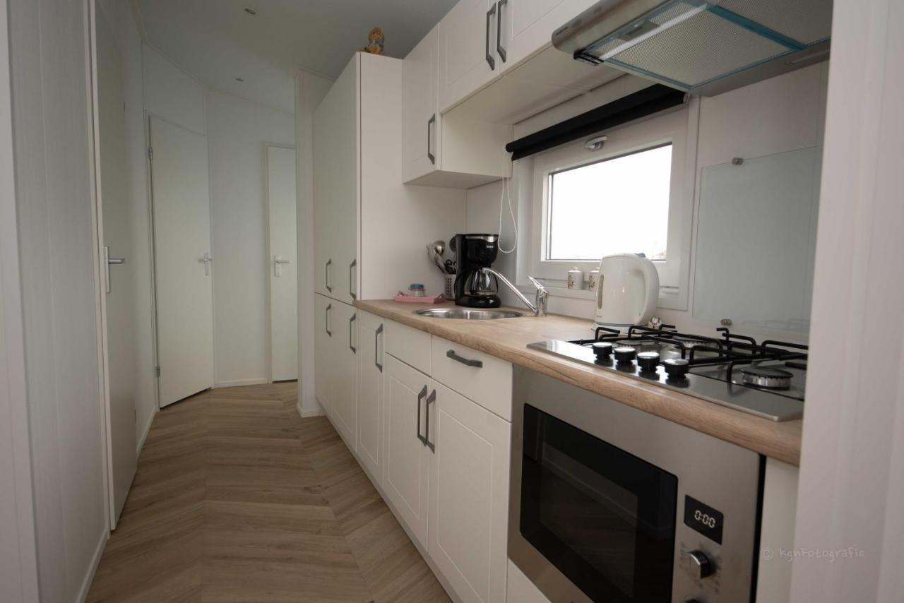 Chalets Op Minicamping Dorpszicht Gapinge Bagian luar foto